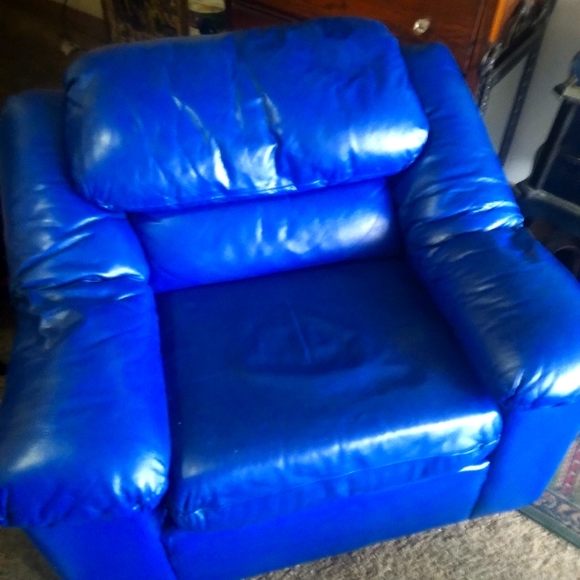 Lounge chair bonded leather. Deep blue. - Picture 1 of 1